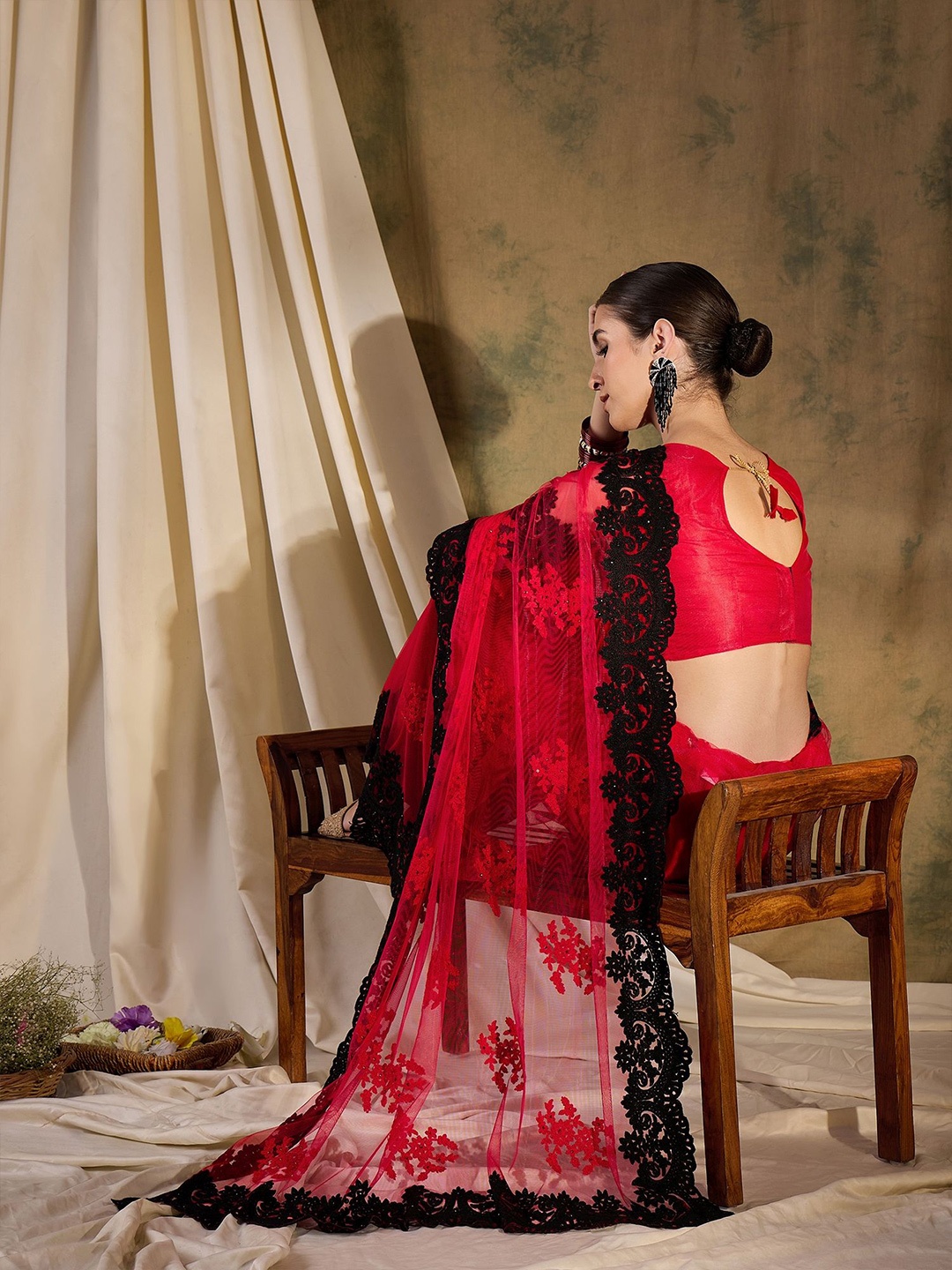 

Sangria Ethnic Motif Embroidered Saree With Blouse Piece, Red