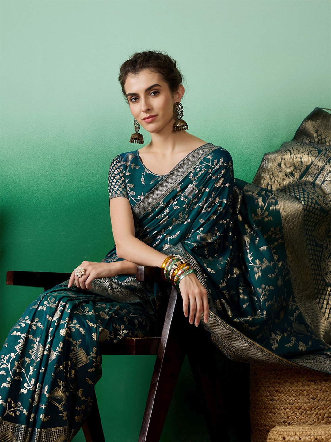 

Sangria Ethnic Motif Zari Woven Kanjeevaram Saree, Green