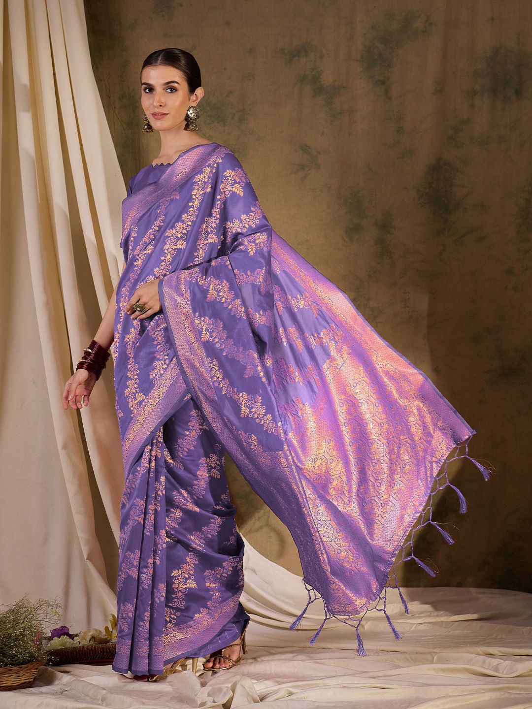 

Sangria Ethnic Motif Zari Woven Striped Banarasi Saree, Lavender