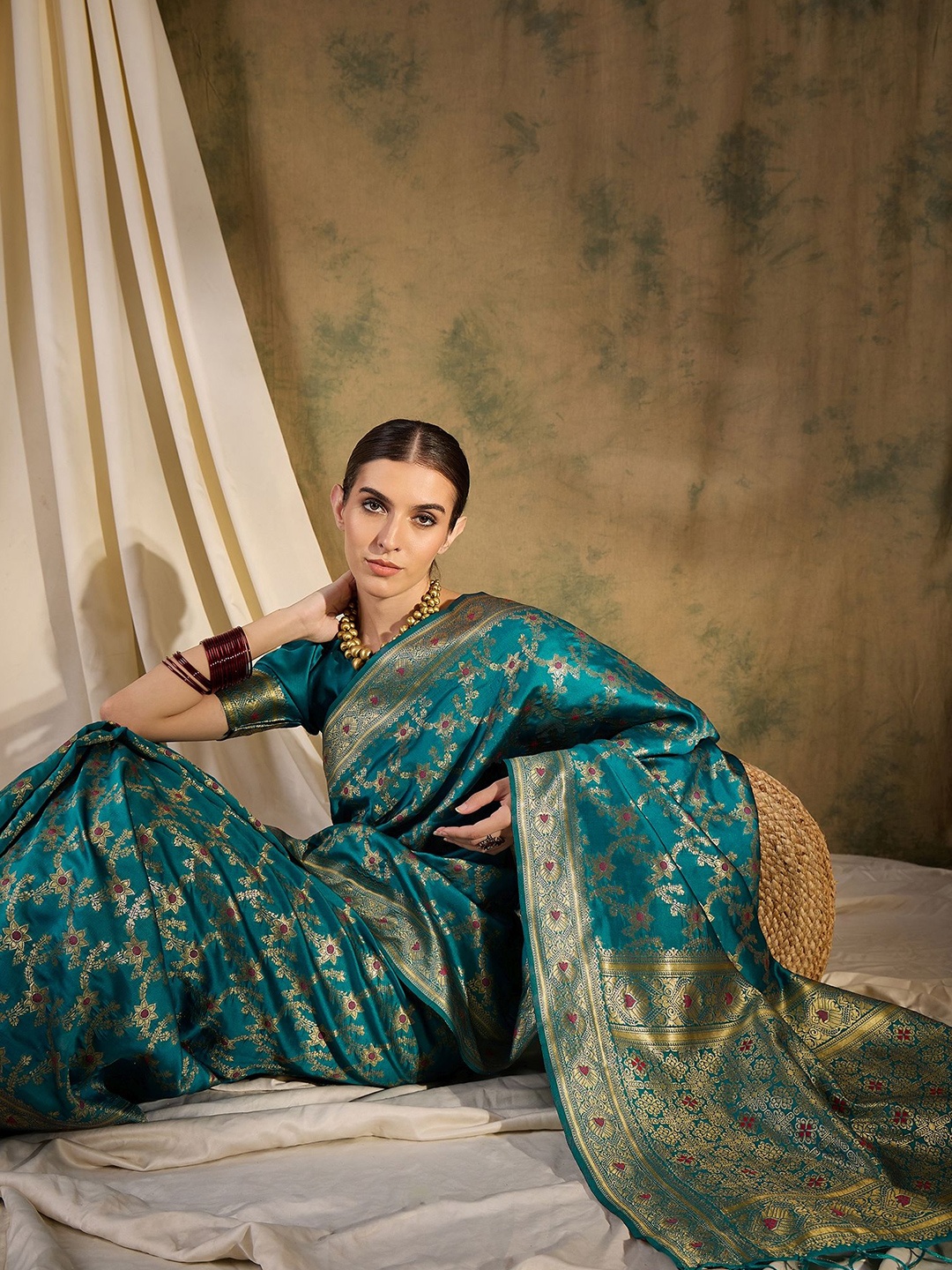 

Sangria Ethnic Motif Zari Woven Banarasi Saree With Blouse, Teal
