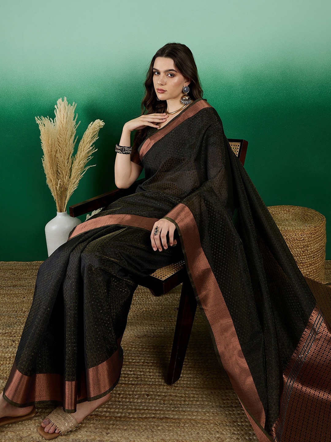 

Sangria Woven Design Saree With Zari Woven Border, Black