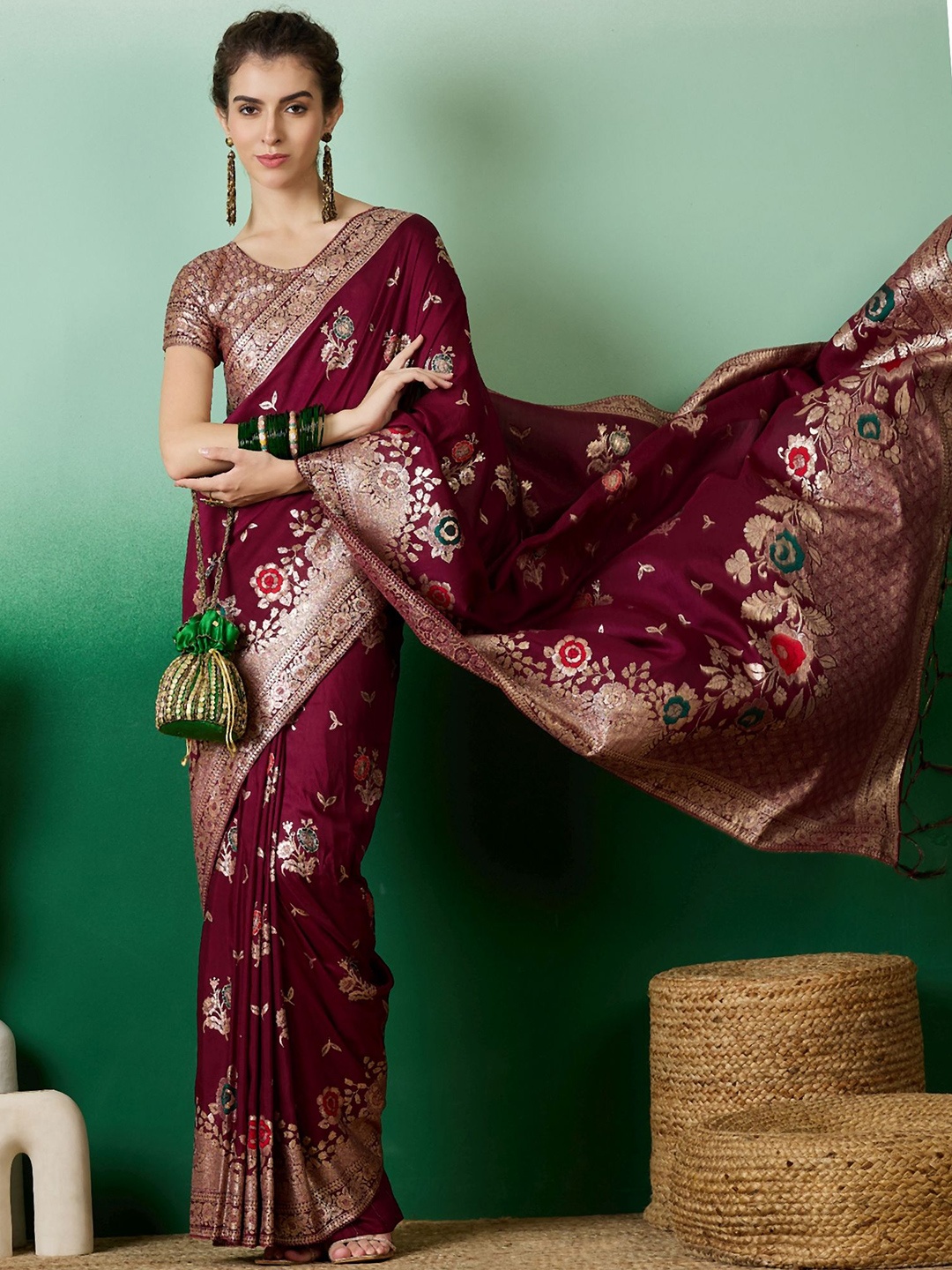 

Sangria Ethnic Motif Zari Woven Kanjeevaram Saree with Blouse, Burgundy