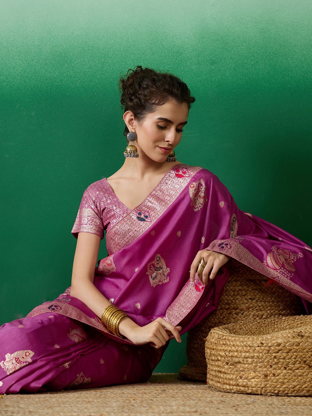 

Sangria Ethnic Motif Zari Woven Tassel Detail Kanjeevaram Saree, Lavender