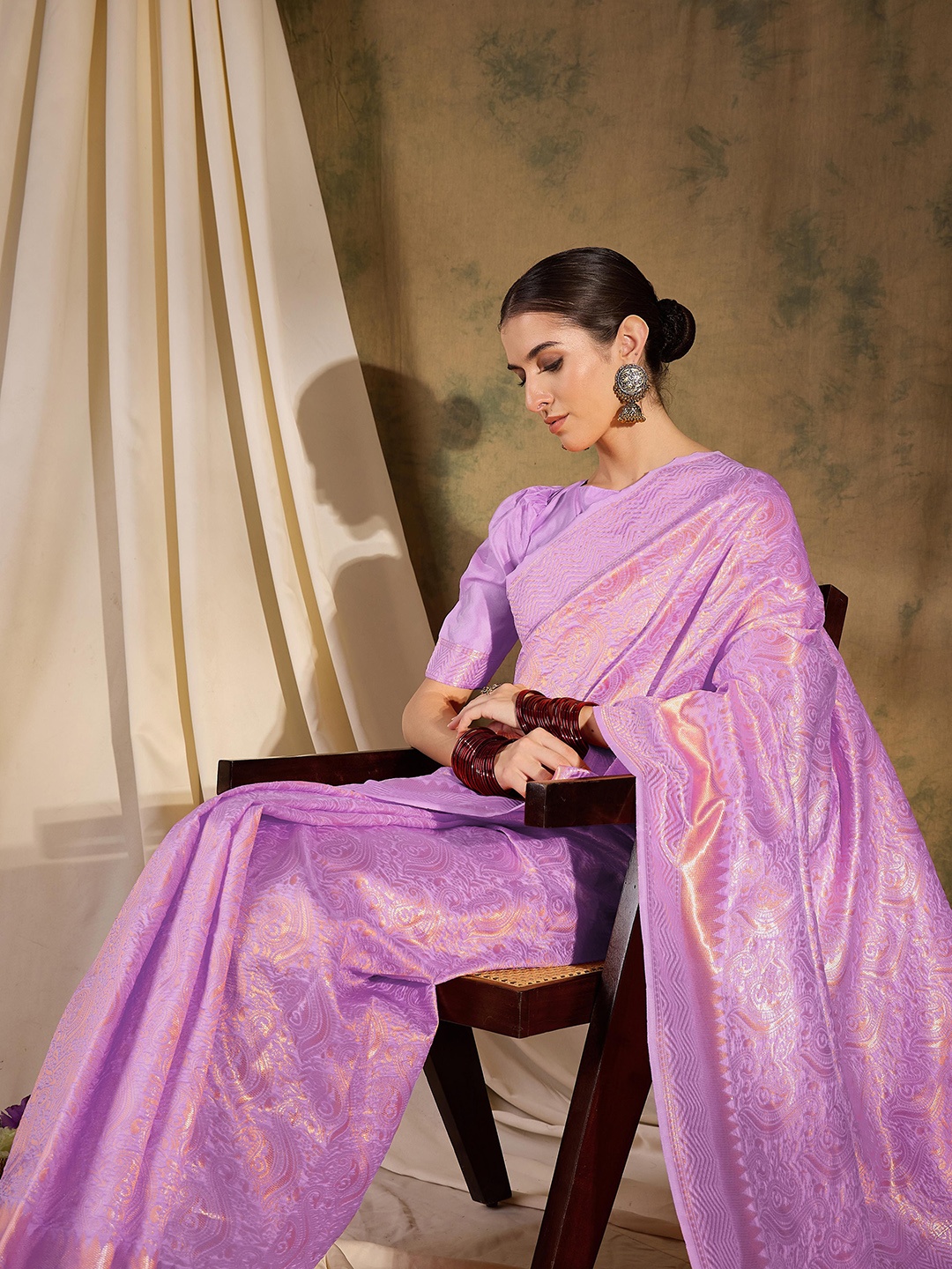 

Sangria Ethnic Motif Zari Woven Tassel Detail Banarasi Saree with Blouse, Lavender