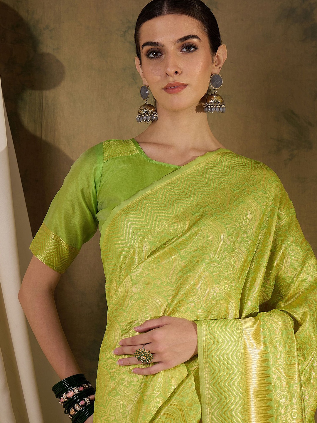 

Sangria Ethnic Motif Zari Woven Tassel Detail Banarasi Saree with Blouse, Green