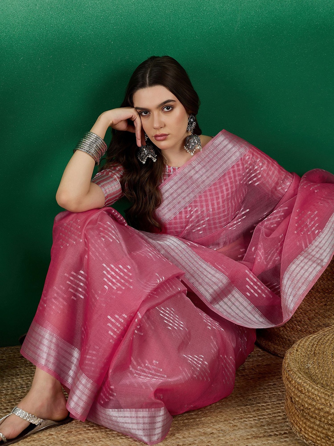 

Sangria Zari Woven Kanjeevaram Saree With Blouse, Pink