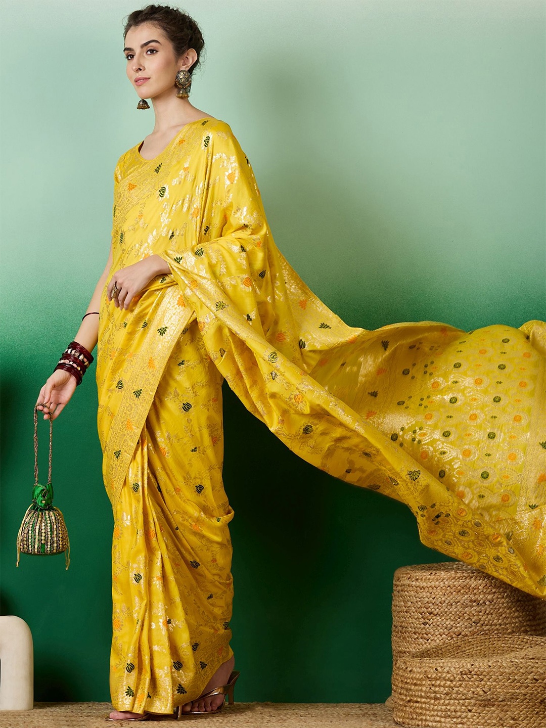 

Sangria Ethnic Motif Zari Woven Tassel Detail Kanjeevaram Saree with Blouse, Yellow