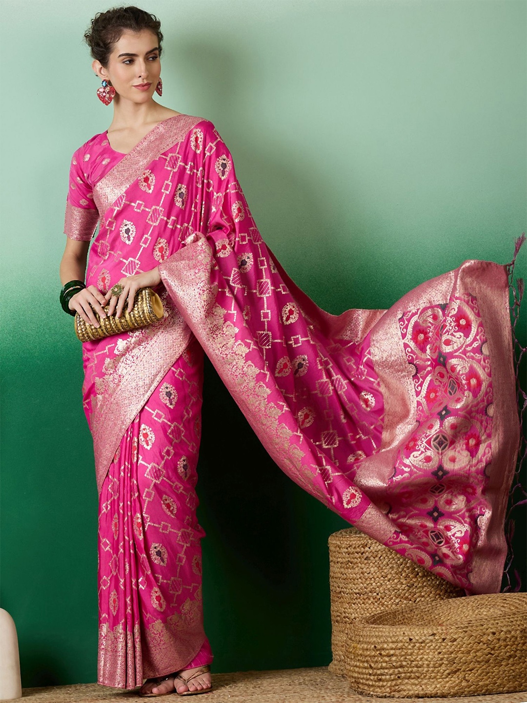 

Sangria Ethnic Motif Zari Woven Tassel Detail Kanjeevaram Saree with Blouse, Pink