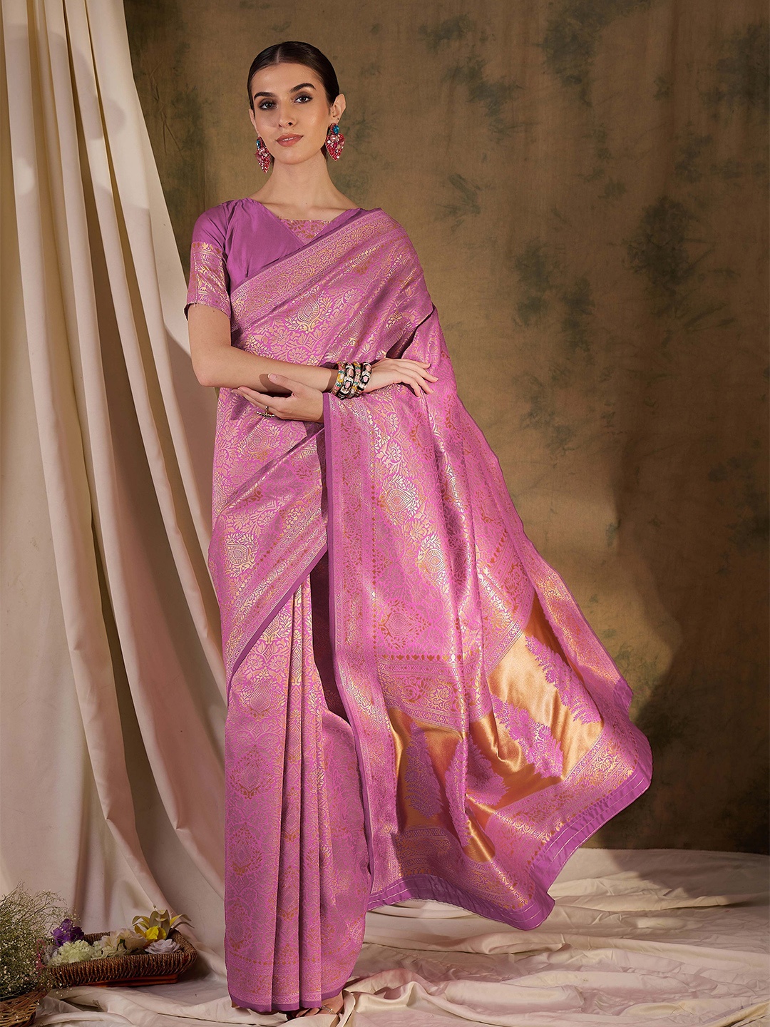 

Sangria Ethnic Motif Zari Woven Tassel Detail Banarasi Saree, Pink