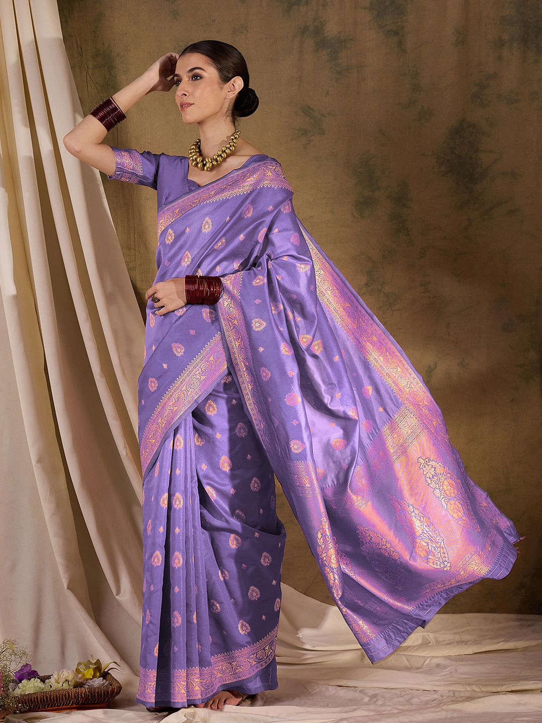 

Sangria Ethnic Motif Zari Woven Banarasi Saree with Blouse, Purple