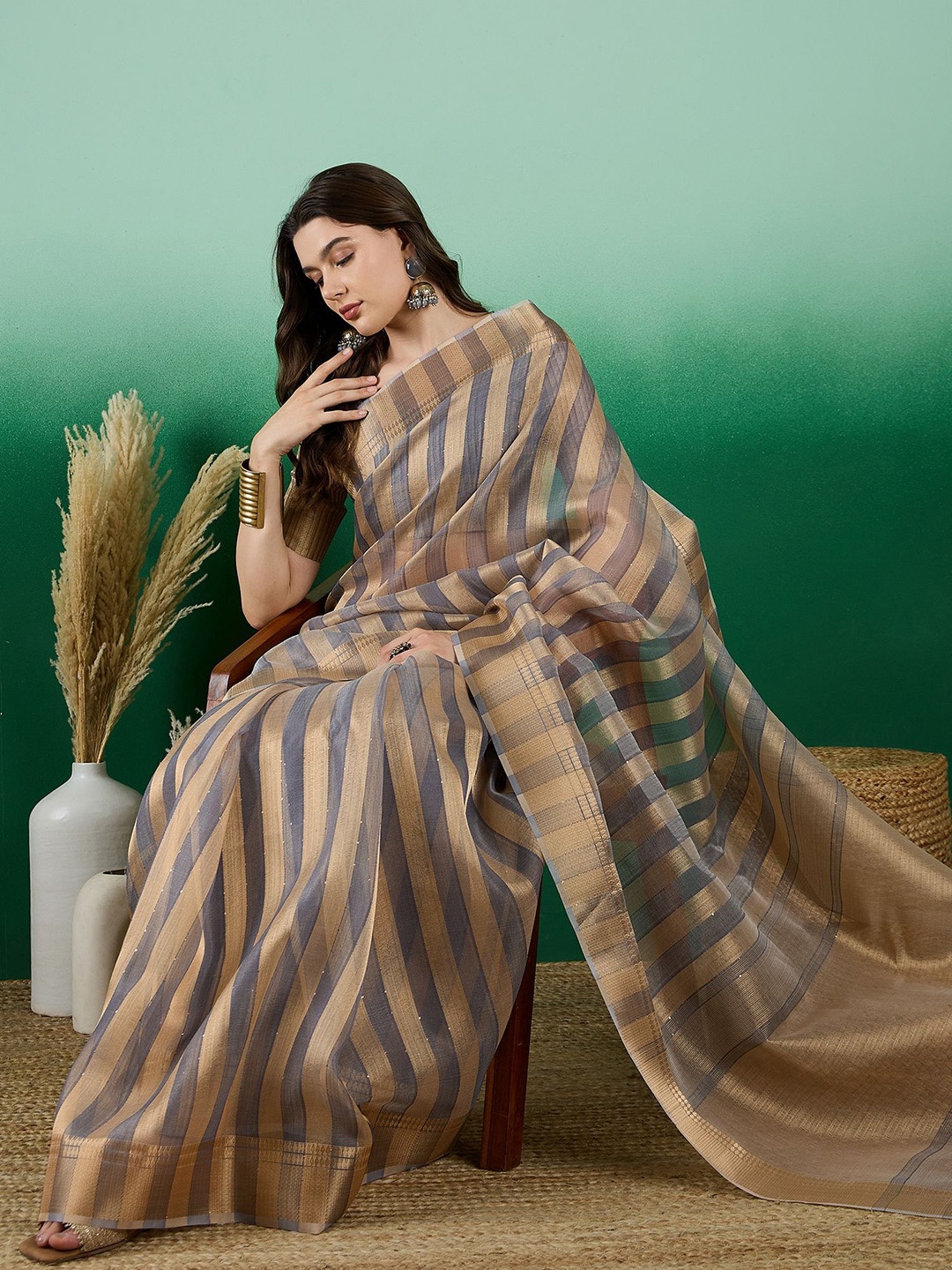 

Sangria Striped Weaved Zari Woven Kanjeevaram Saree with Blouse, Grey