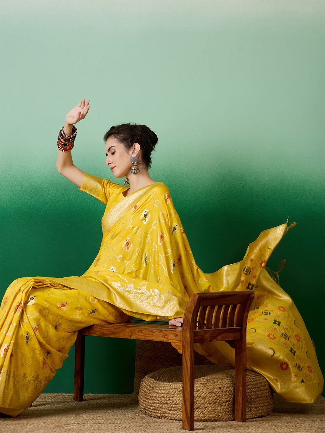 

Sangria Ethnic Motif Zari Woven Kanjeevaram Saree with Blouse, Yellow