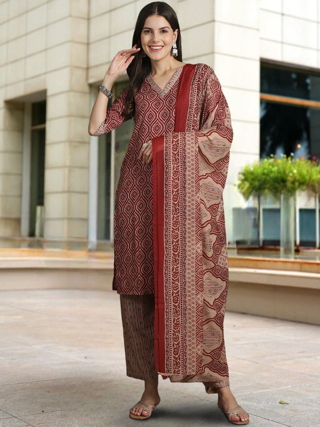 

7Threads Ethnic Motifs Printed V-Neck Straight Kurta With Trousers & Dupatta, Maroon