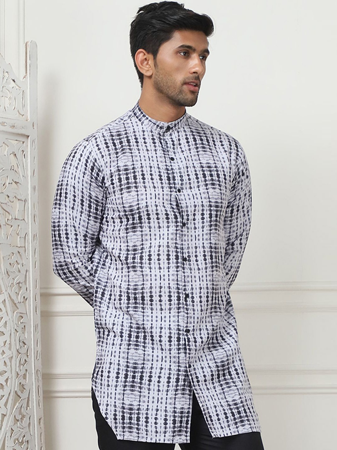 

Jompers Abstract Printed Mandarin Collar Cotton Straight Kurta, White