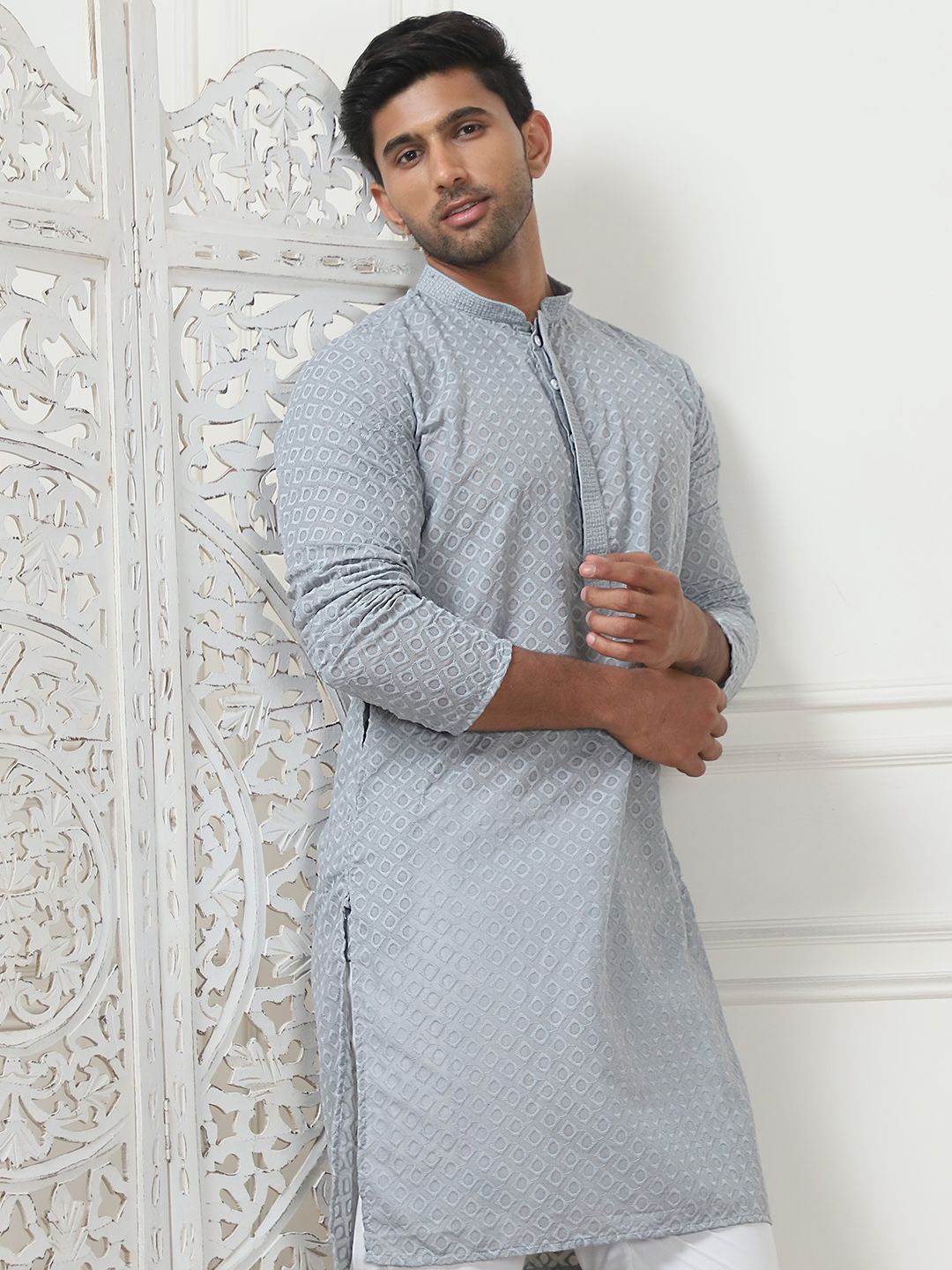 Jompers Geometric Embroidered Mandarin Collar Thread Work Pure Cotton Kurta, Grey
