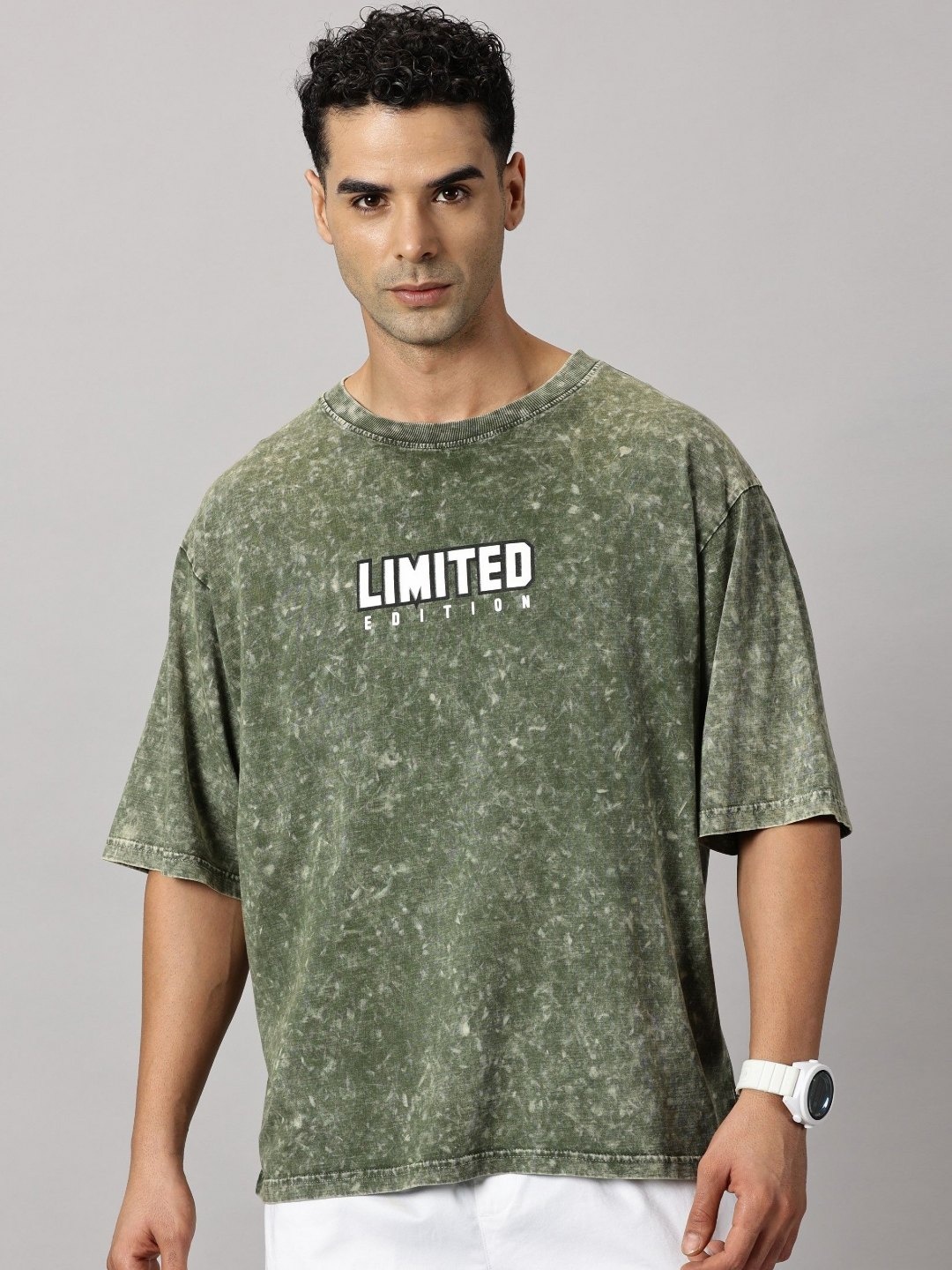 

THE HOLLANDER Men Graphic Printed Drop Shoulder Sleeve Cotton Oversized T-shirt, Green