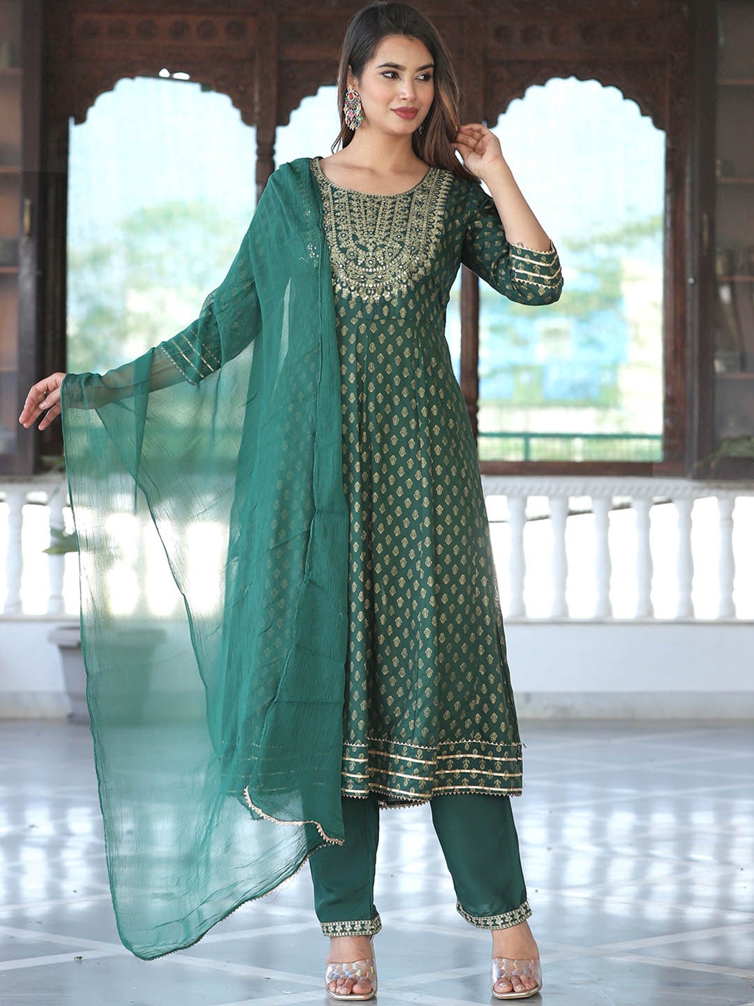 

SINGNI Ethnic Motifs Embroidered Regular Anarkali Kurta with Trousers & With Dupatta, Green