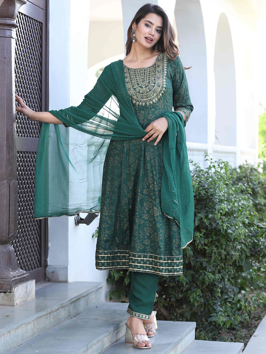 

SINGNI Ethnic Motifs Printed Mirror Work Anarkali Kurta with Trousers & With Dupatta, Green