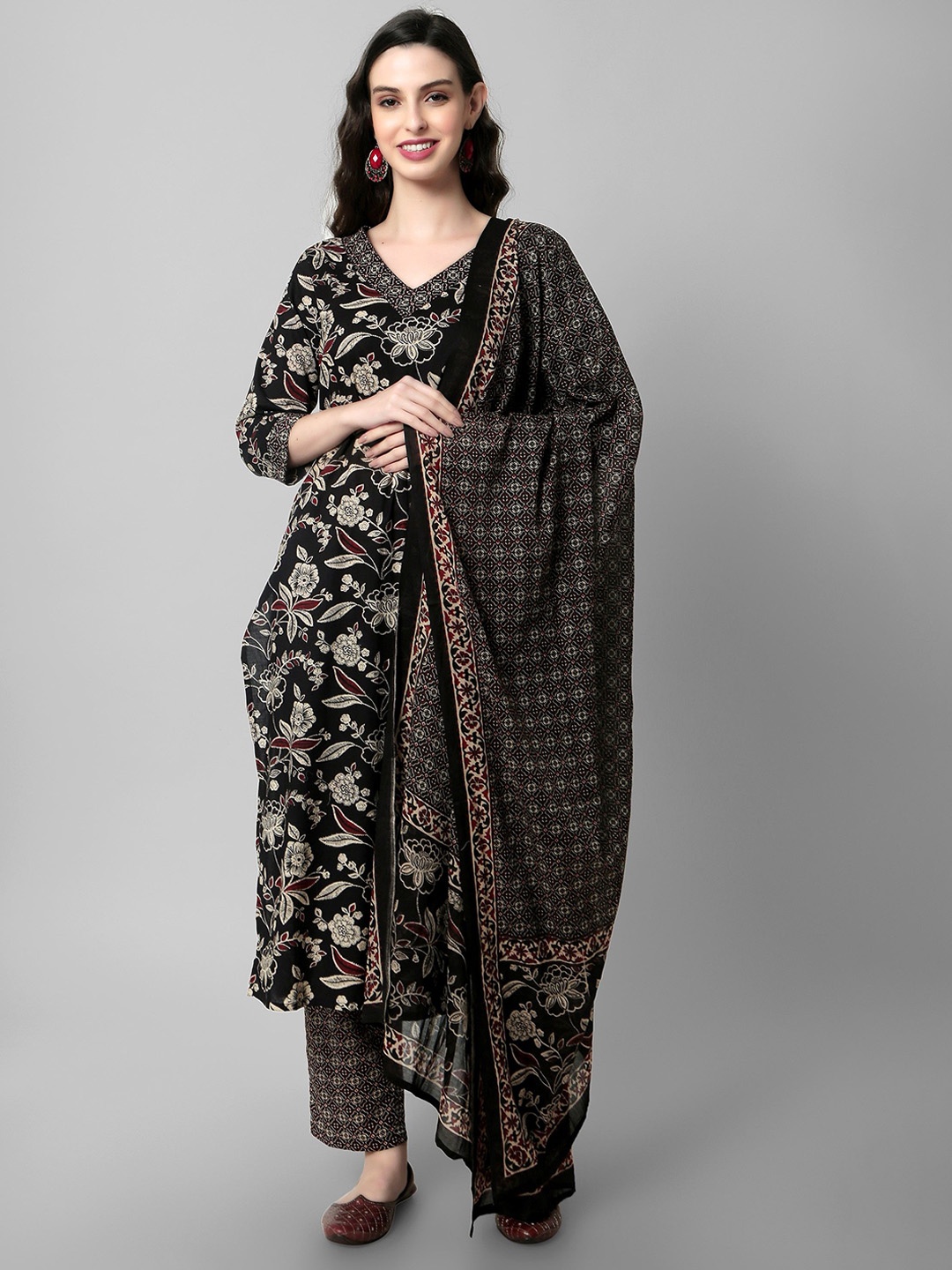 

Arayna Floral Printed V-Neck Regular Pure Cotton Straight Kurta With Palazzos & Dupatta, Black