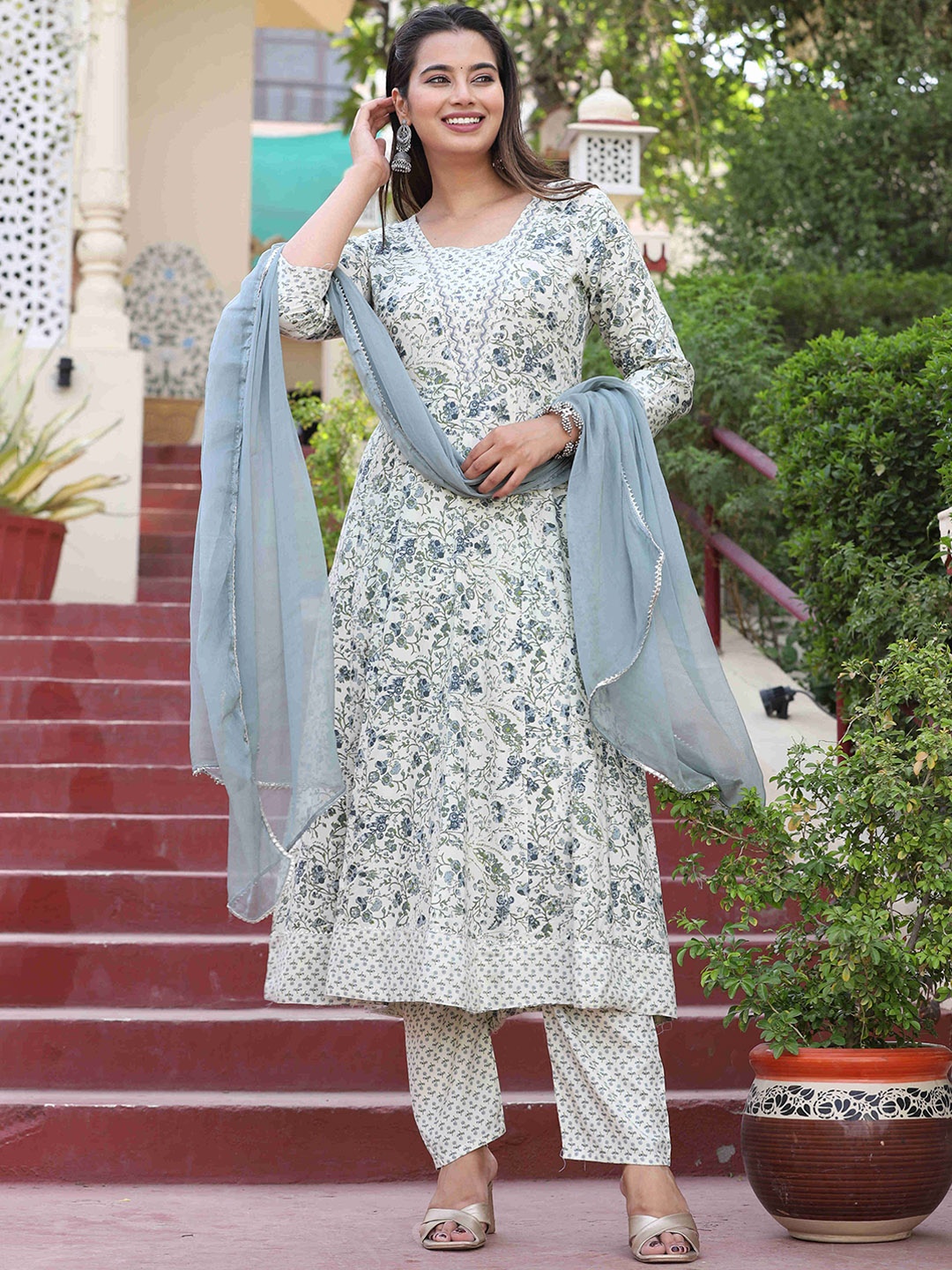 

SINGNI Floral Printed Regular Anarkali Kurta with Trousers & With Dupatta, White