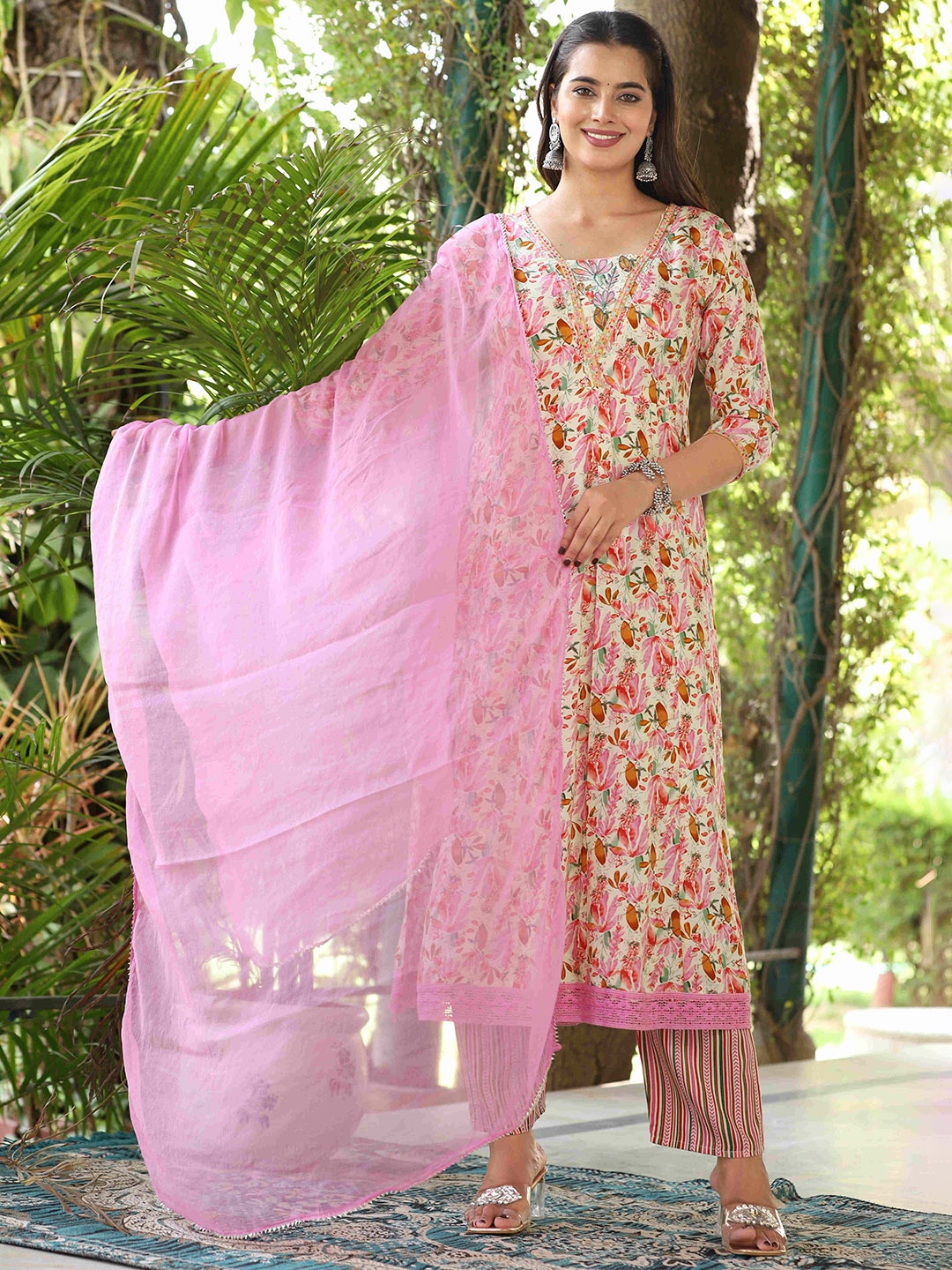 

SINGNI Floral Printed Regular Anarkali Kurta with Trousers & With Dupatta, Pink