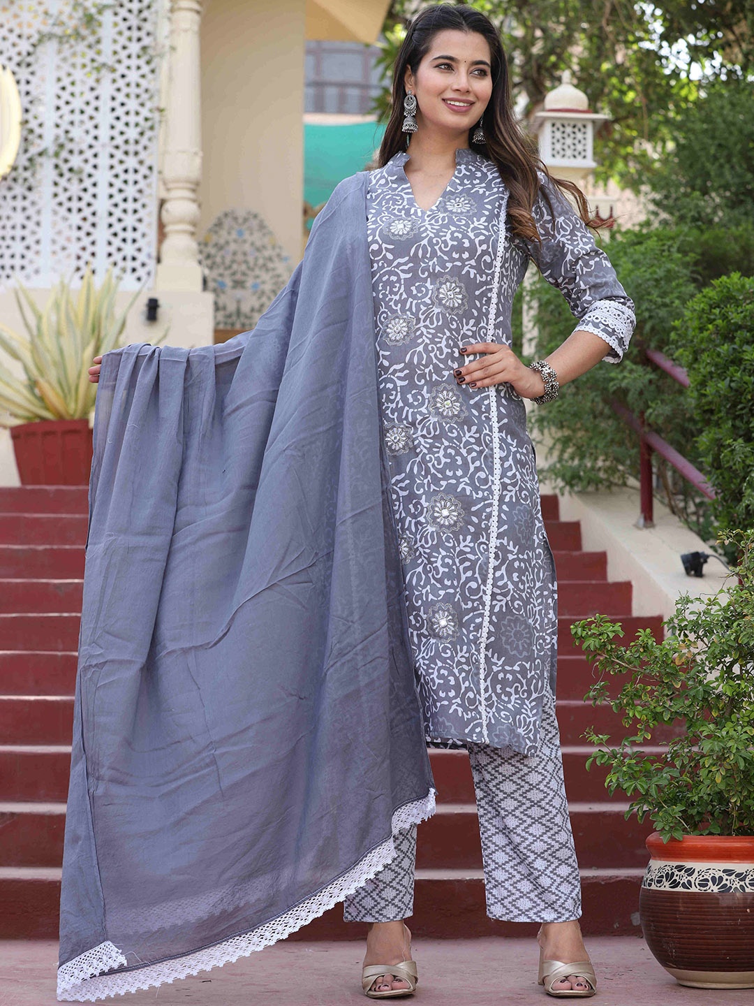 

SINGNI Ethnic Motifs Printed Pure Cotton Straight Kurta with Trousers & With Dupatta, Grey