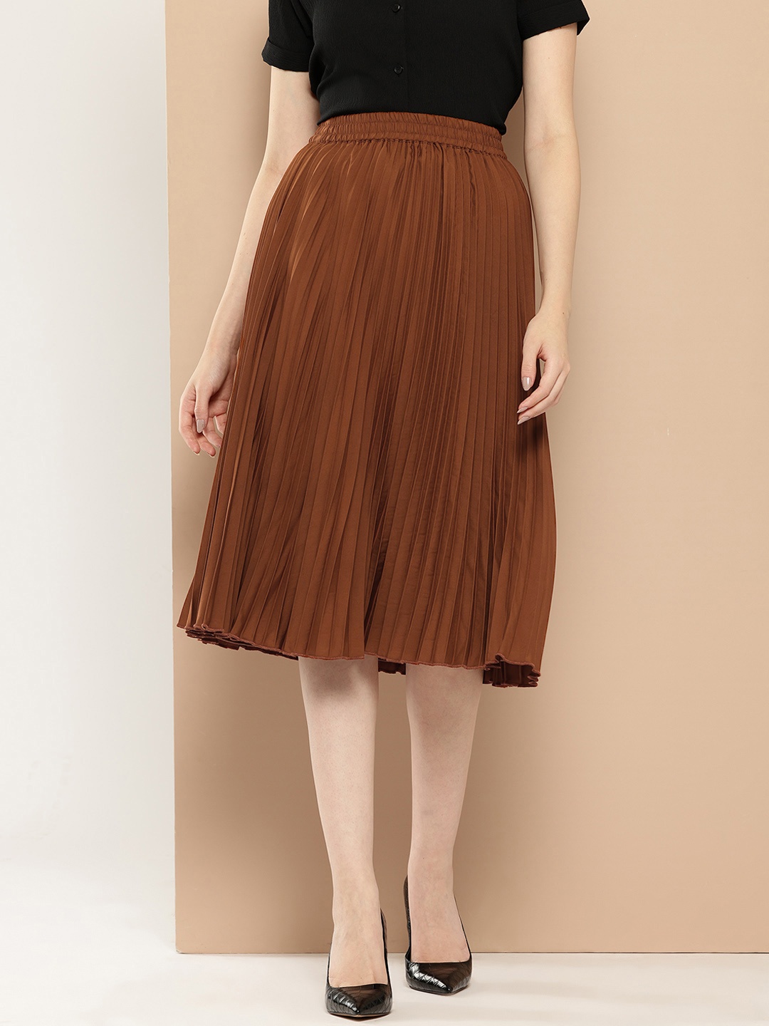 

INVICTUS Accordion Pleated Crepe Flared Skirt, Rust