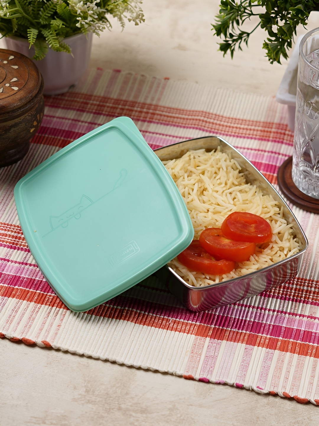 

Aura Green Stainless Steel Dishwasher Safe Lunch Box-400ml