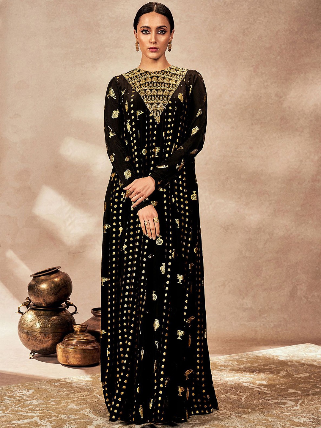 

Masaba Ethnic Motifs Printed Sequinned Anarkali Kurta, Black