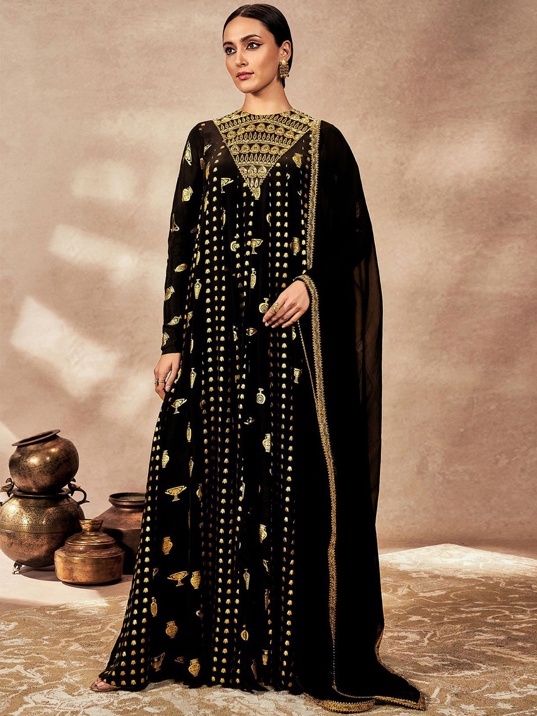 

Masaba Ethnic Motifs Printed Anarkali Kurta With Duppatta, Black