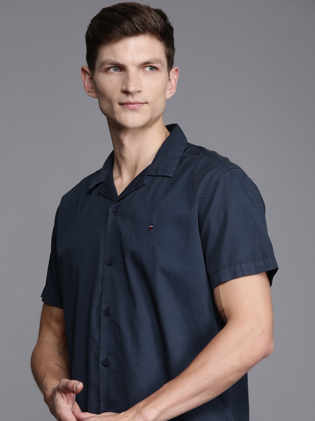 

Louis Philippe Jeans Slim Fit Pure Cotton Casual Shirt, Navy blue