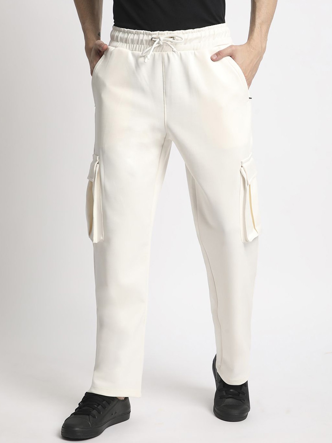 

Bene Kleed Men Relaxed Mid-Rise Cargos Trousers, Off white