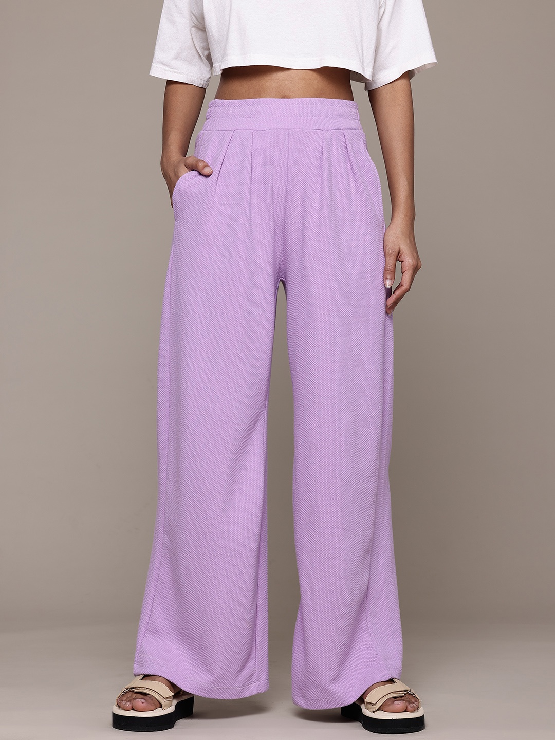 

The Roadster Lifestyle Co. Women Textured Pleated Pull-Up Korean Pants, Lavender