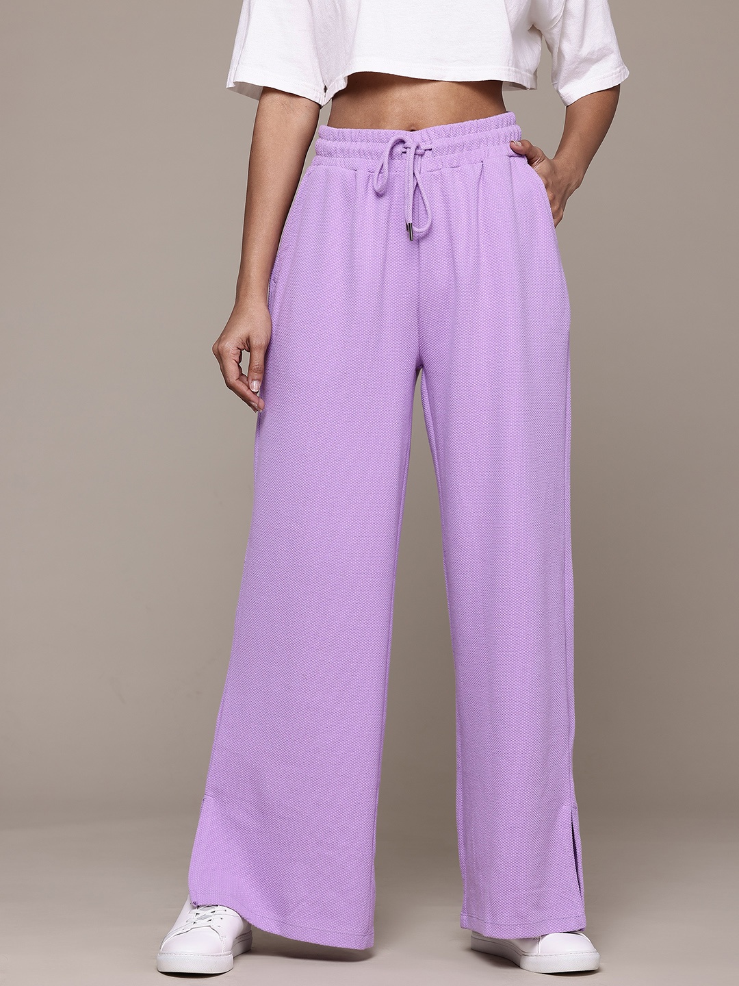 

The Roadster Lifestyle Co. Women Textured Slit-Detail Trousers, Lavender