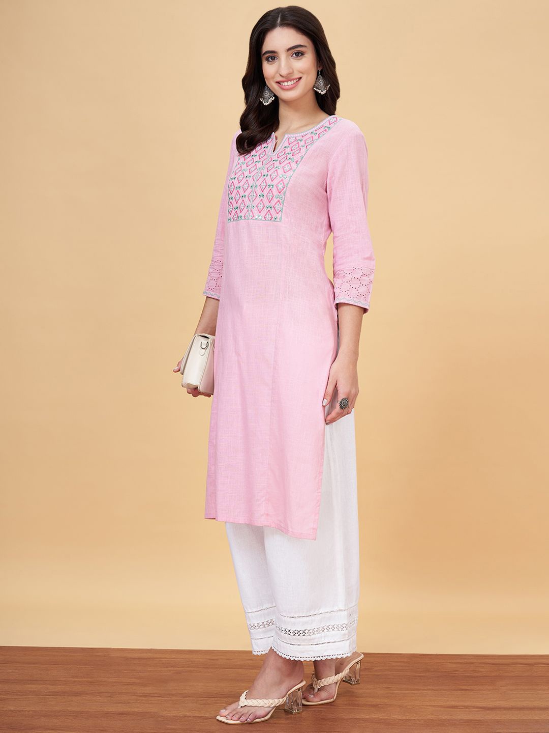 

YU by Pantaloons Geometric Yoke Design Notch Neck Thread Work Pure Cotton Straight Kurta, Pink