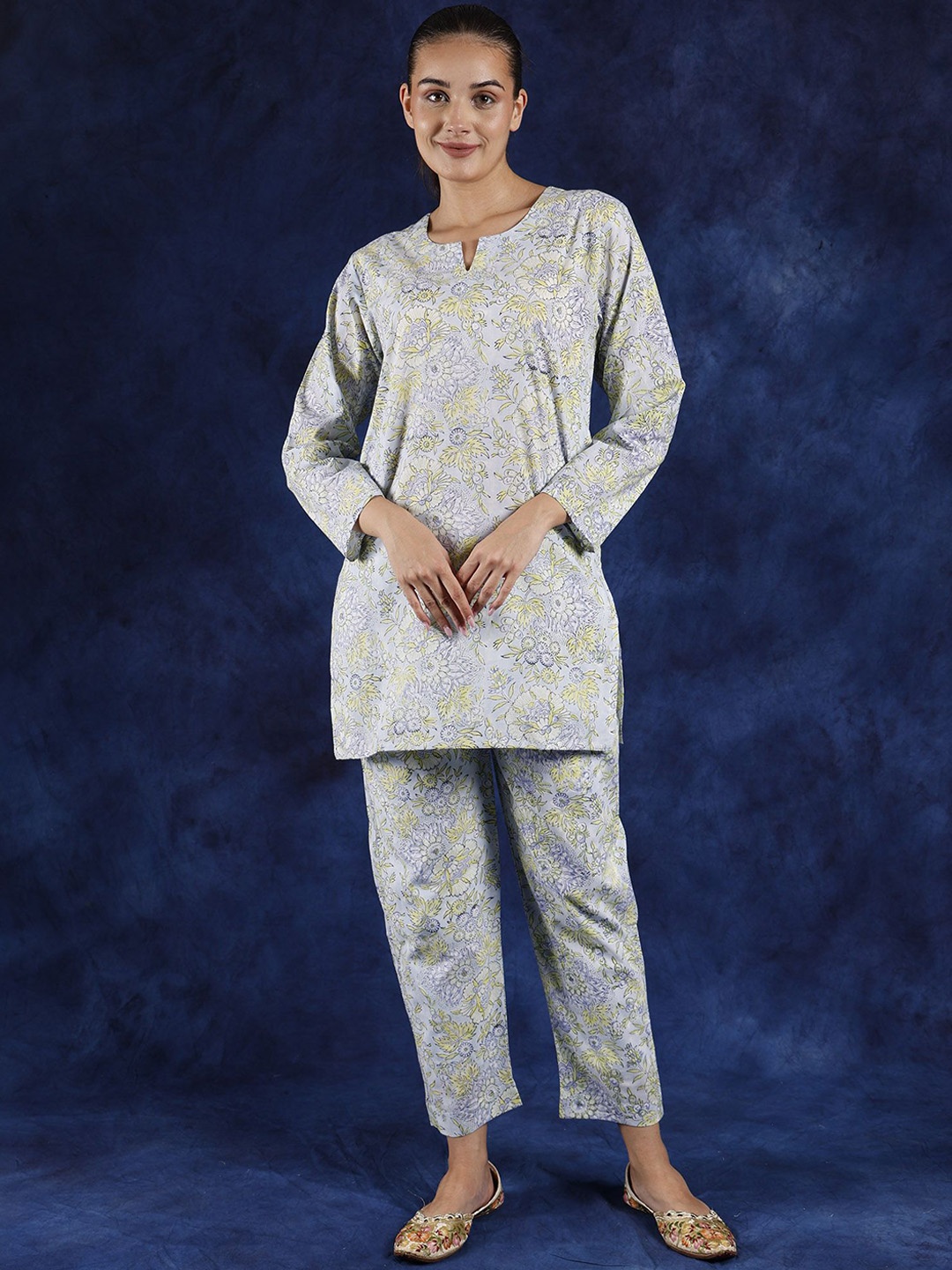 

Exotic India Floral Printed Tuni & Trouser Co-Ords Set, White