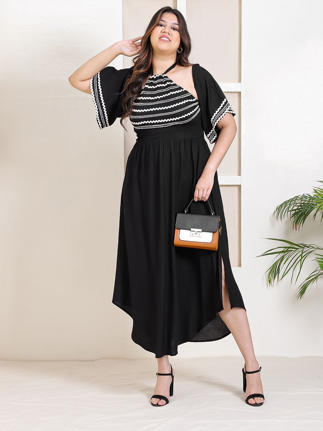 

DEEBACO Plus Size Halter Neck Bell Sleeve A-Line Dress, Black