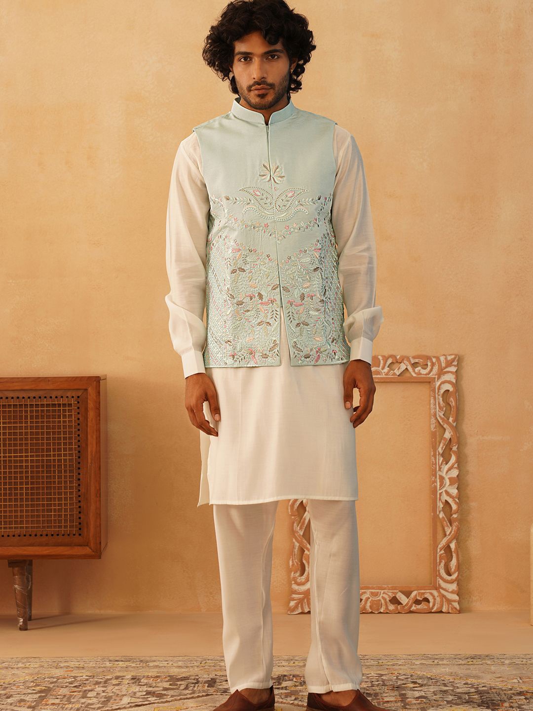 

Jompers Mandarin Collar Straight Kurta With Churidar, Off white