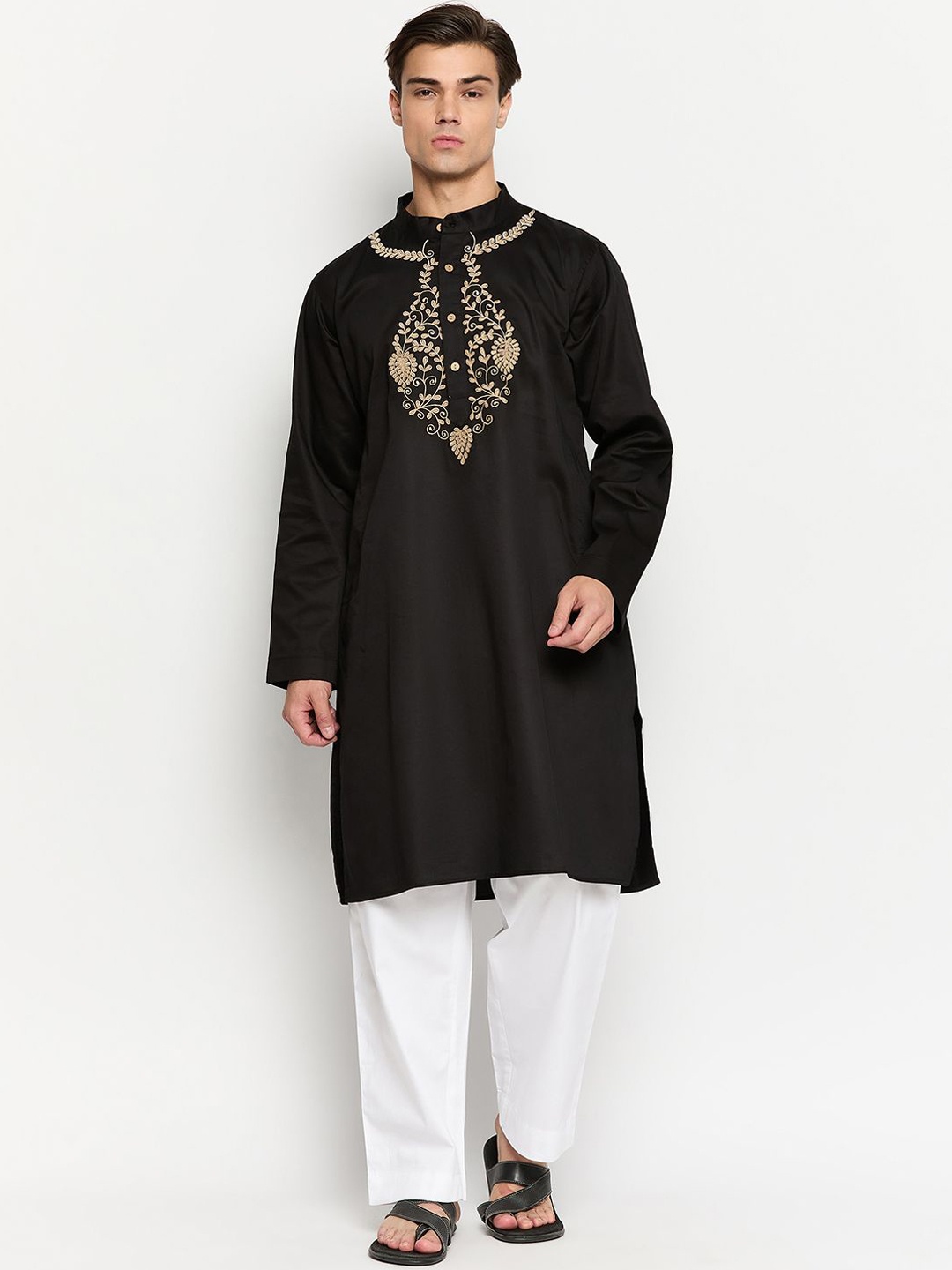 

NABIA Ethnic Motifs Yoke Design Thread Work Kurta, Black