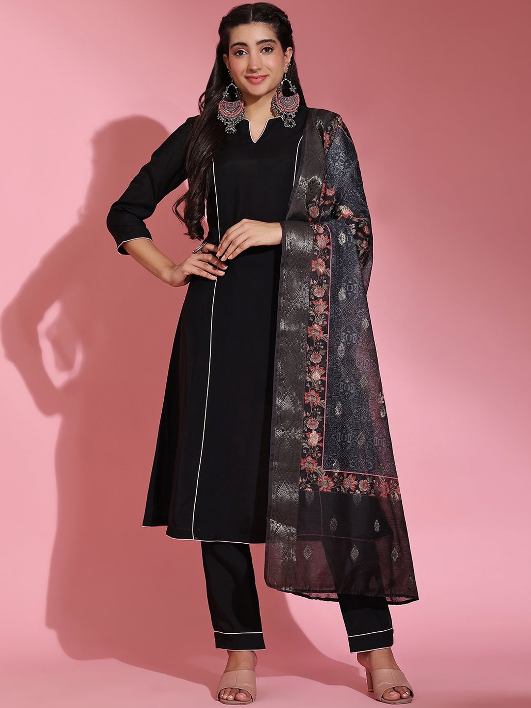 

Poshak Hub Straight Kurta With Trousers & Dupatta, Black