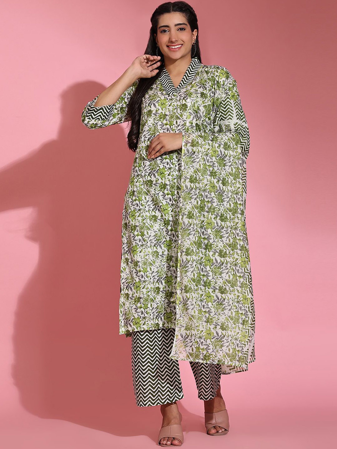 

Poshak Hub Floral Printed V-Neck Pure Cotton Straight Kurta With Palazzos, Green