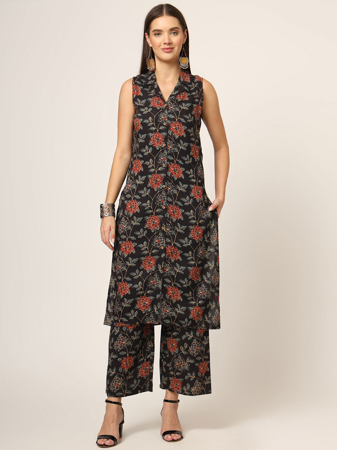 

Divena Women Floral Printed Regular Kurta with Trousers, Black