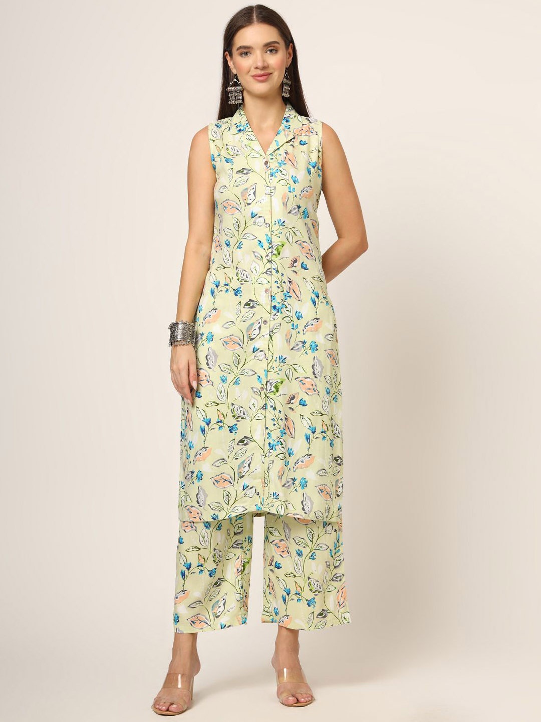 

Divena Floral Printed Lapel Collar Sleeveless Straight Kurta With Trouser, Cream