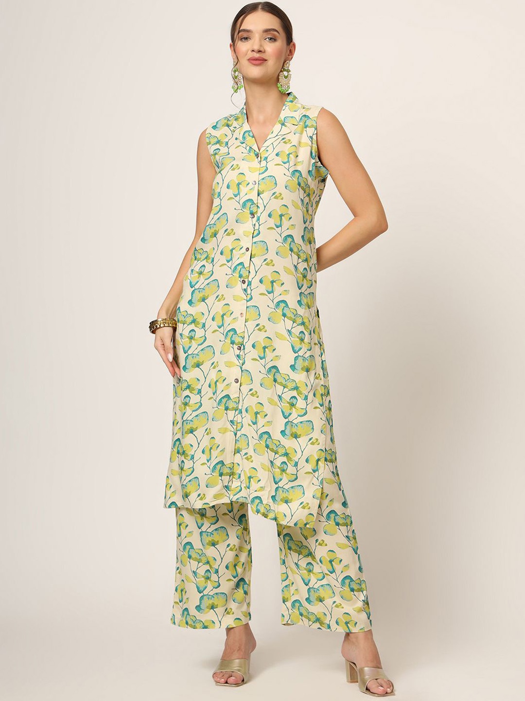 

Divena Floral Printed Lapel Collar Sleeveless Straight Kurta With Trouser, Cream