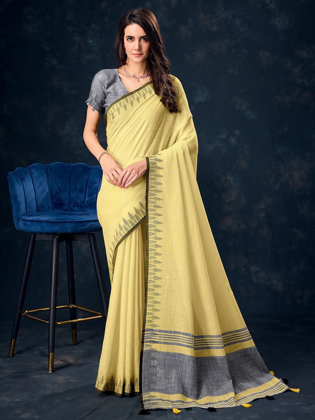 

Ishin Abstract Printed Saree With Blouse Piece, Yellow