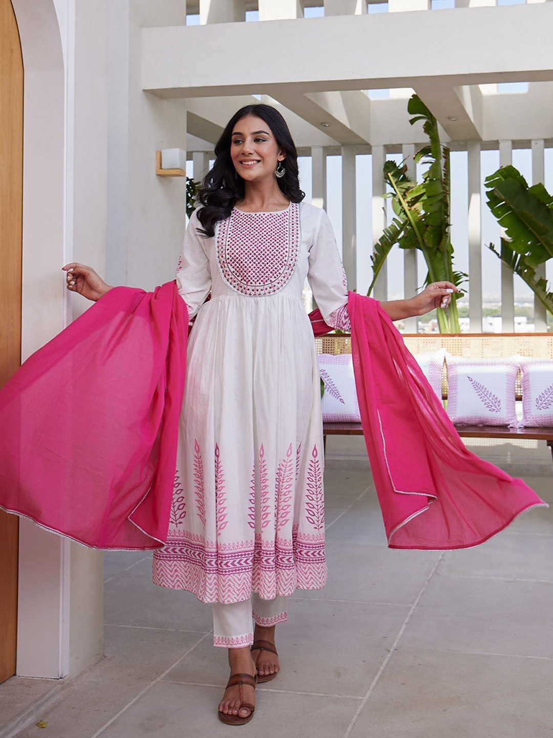 

MAAND Floral Yoke Design Pure Cotton Kurta with Trousers & Dupatta, White