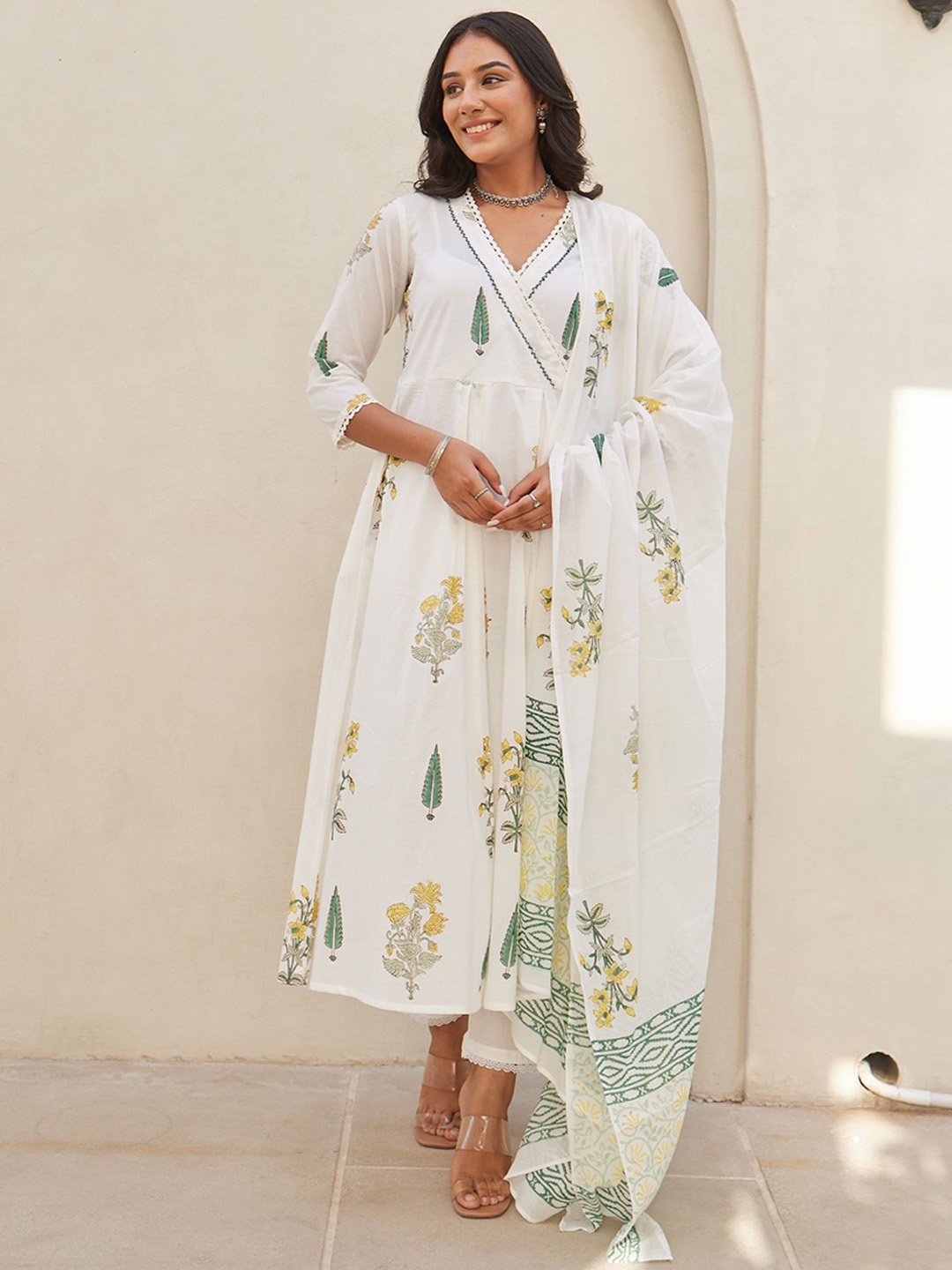 

MAAND Floral Printed Regular Pure Cotton Kurta with Trousers & Dupatta, White