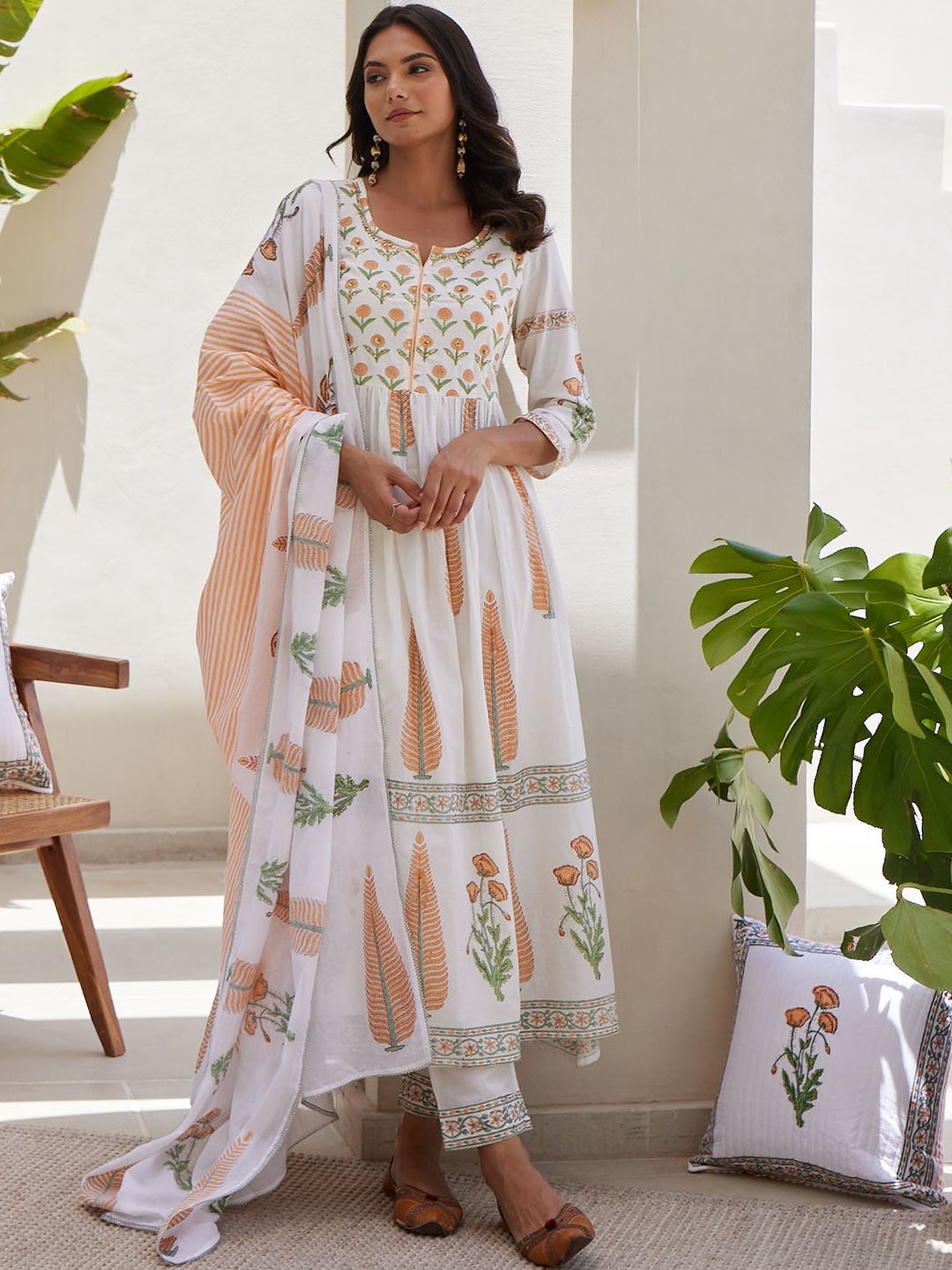 

MAAND Floral Printed Regular Pure Cotton Kurta with Trousers & Dupatta, White