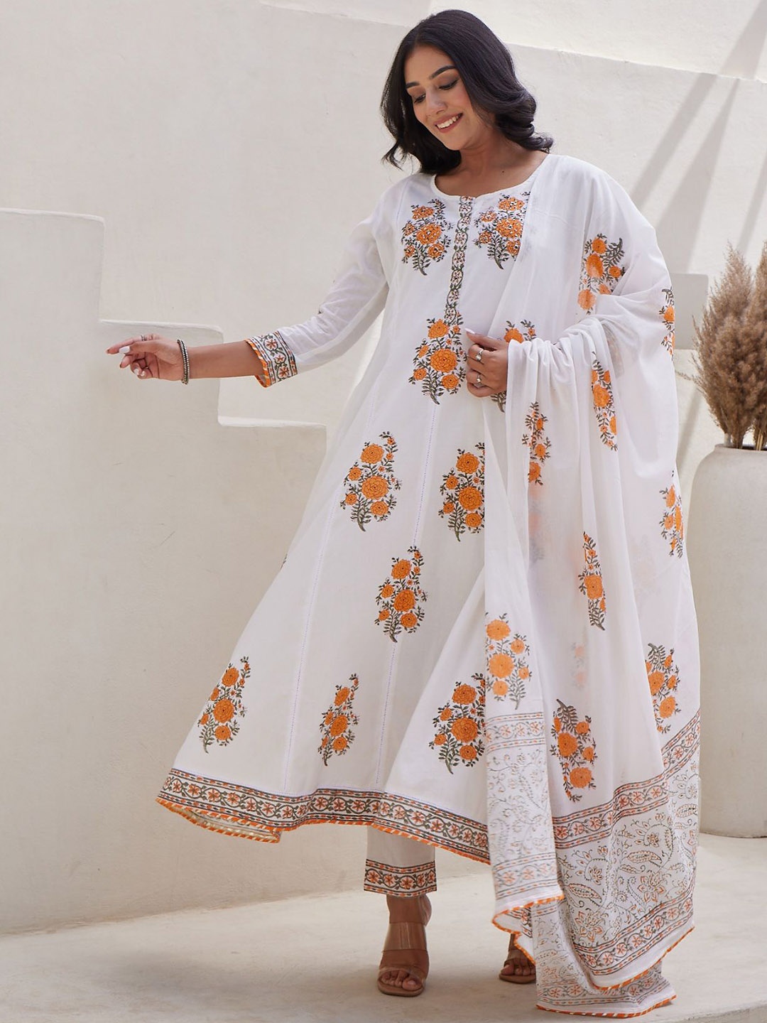 

MAAND Floral Printed Regular Pure Cotton Kurta with Trousers & With Dupatta, White