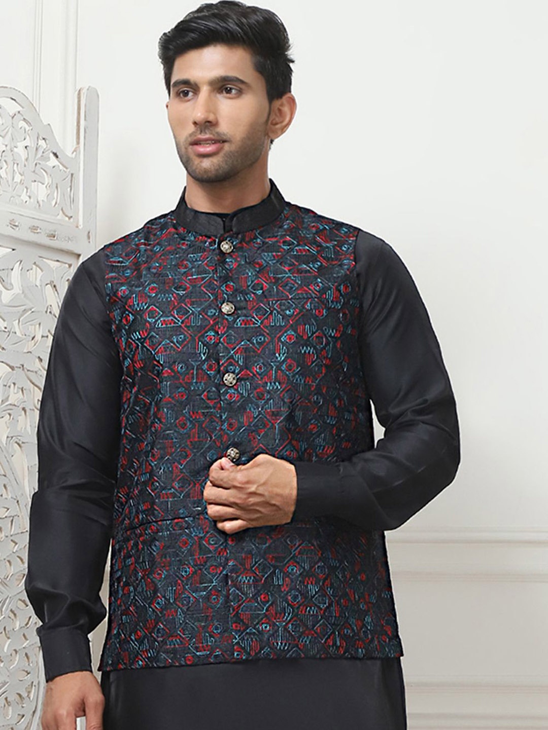 

Jompers Men Embroidered Nehru Jacket, Navy blue